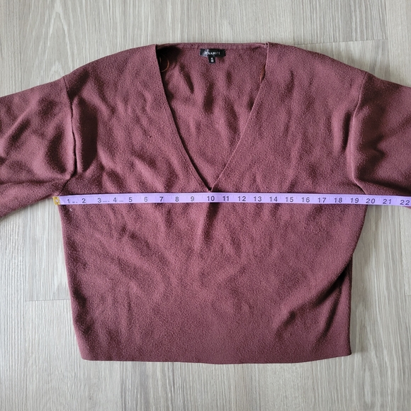 Dynamite Brown V-Neck Sweater Size Medium - Picture 5 of 7